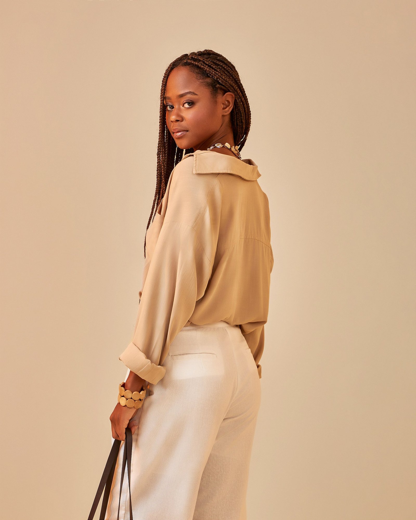 camisa-manga-longa-sarah-caqui_3 Camisa Manga Longa Sarah Cáqui - Imagem 4