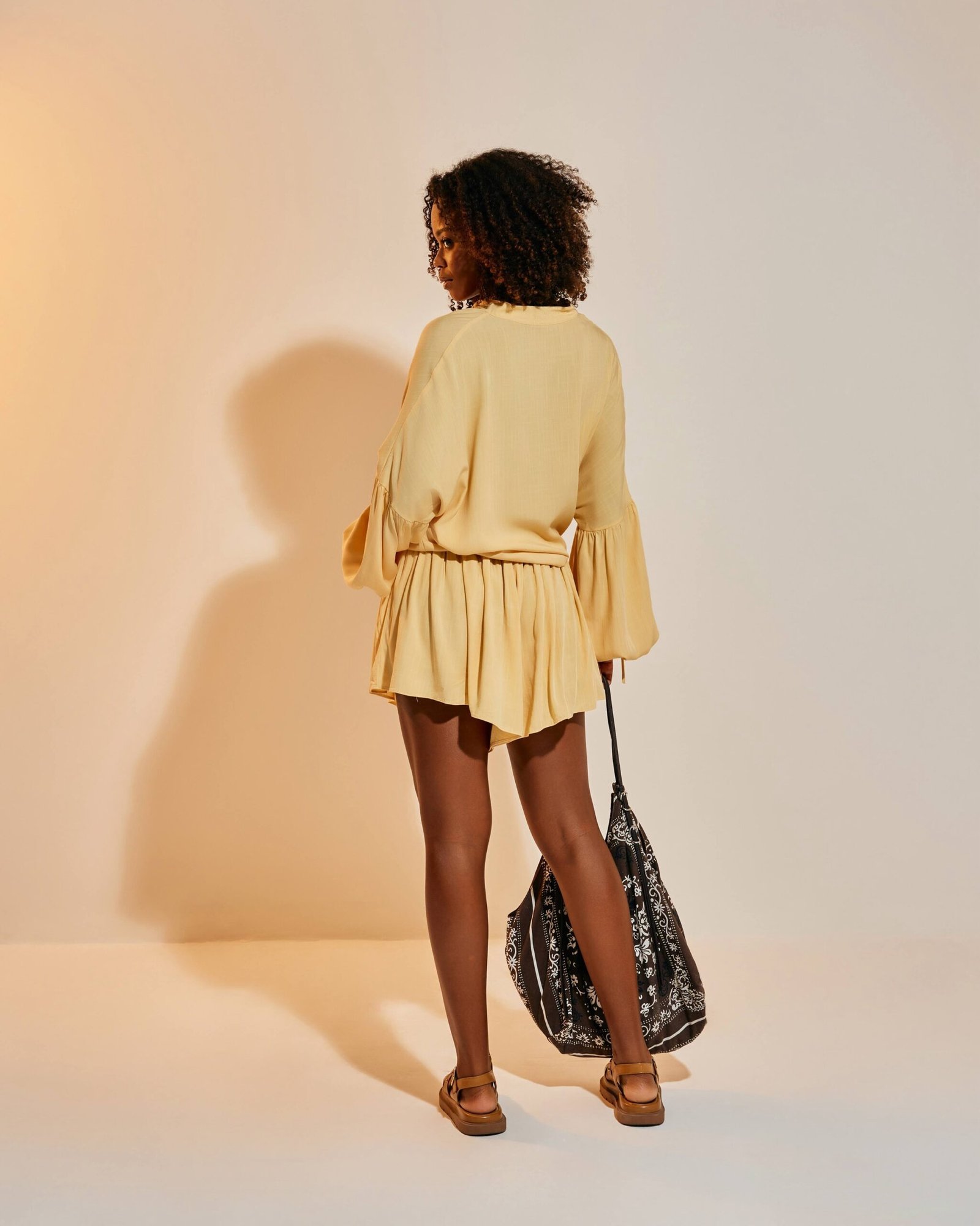 pump-28-de-agosto-de-2025-1247_original Bata Manga Longa Betina Manteiga - Imagem 3