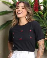 T-SHIRT CEREJAS PRETO - Imagem 3