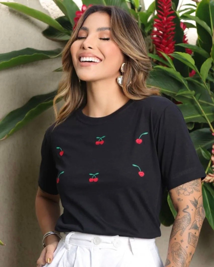 img_0616 T-SHIRT CEREJAS PRETO - Imagem 3