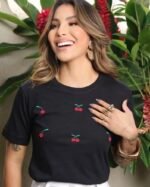 T-SHIRT CEREJAS PRETO - Imagem 2